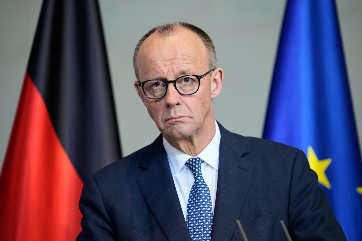 Канцлер Германии Фридрих Мерц на пресс-конференции с премьер-министром Нидерландов Робом Йеттеном. Фото: AP / TASS