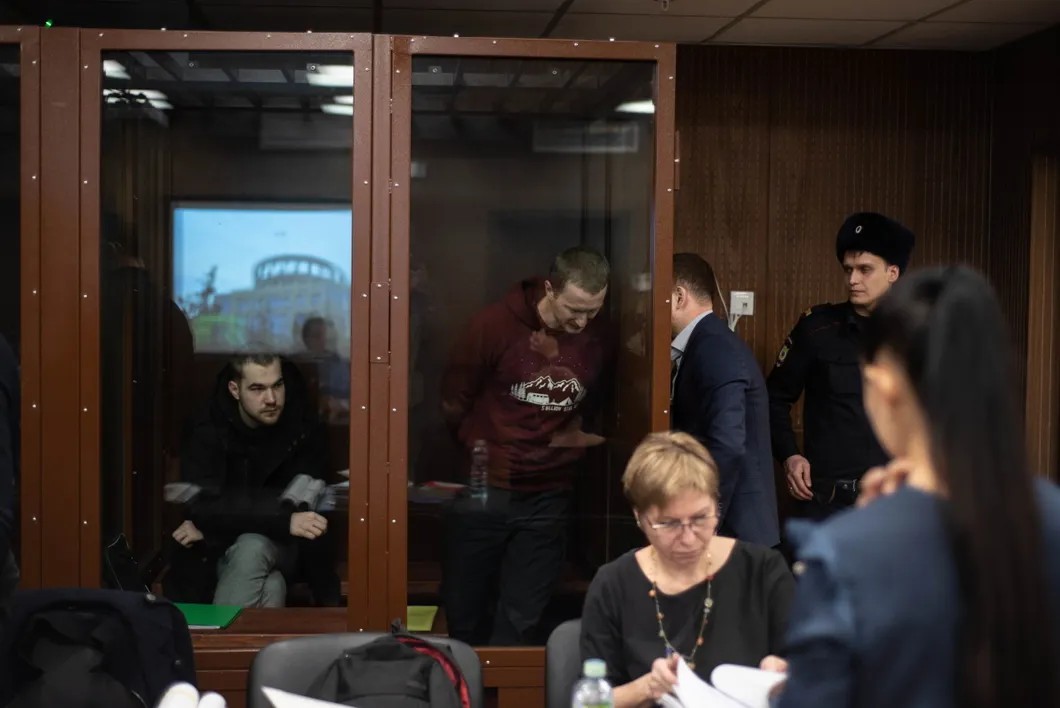 Максим Мартинцов и Егор Лесных. Фото: Виктория Одиссонова / «Новая газета»