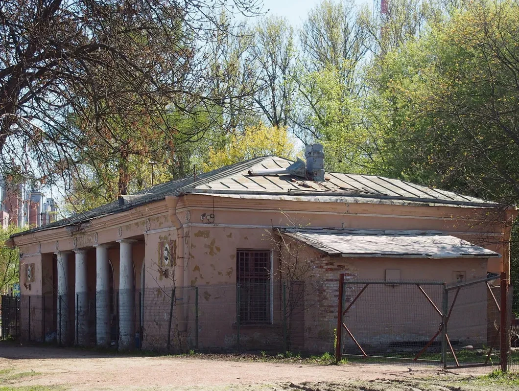 Сбыли за полушку, вернут за миллионы. Участок, проданный при губернаторе  Валентине Матвиенко по 60 рублей за квадрат, готовы вернуть Петербургу — но  уже по рыночной цене — Новая газета