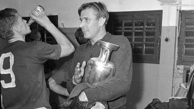 Как Понедельник забил в воскресенье