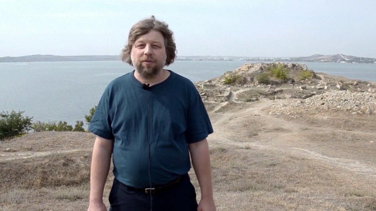 Археолог должен копать. Точка