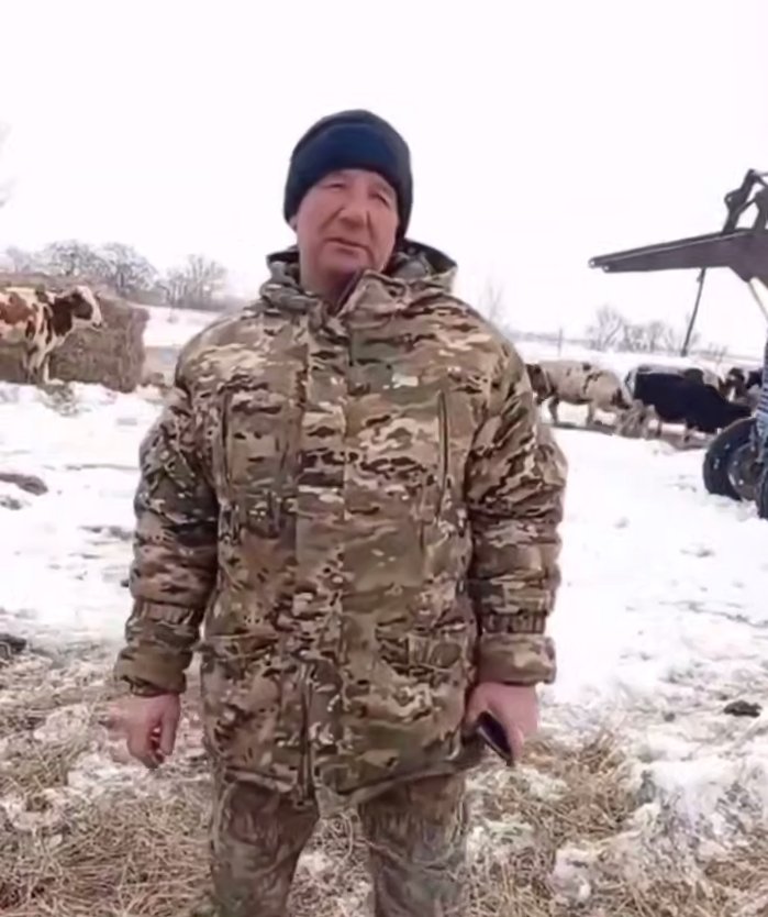 Петр Полежаев во время видеообращения. Скриншот