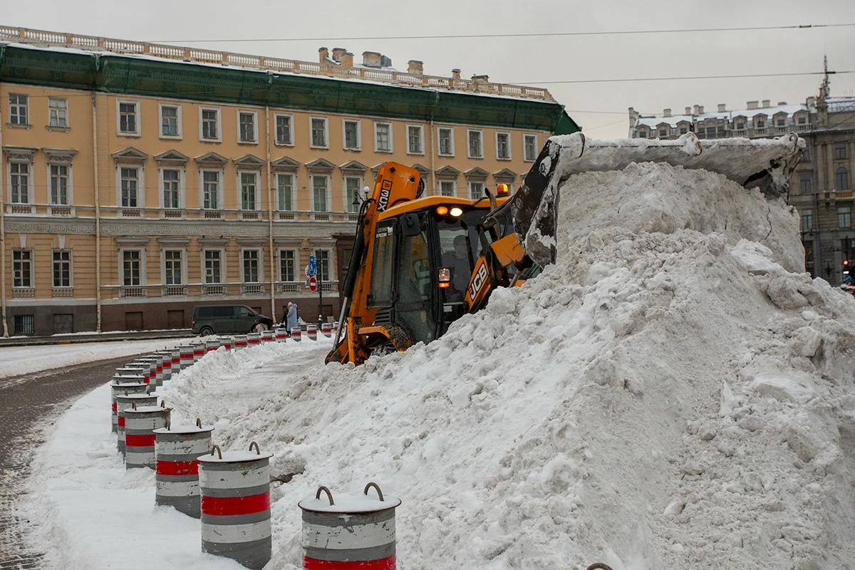 Ну понимаете, у нас такой город…». О приходе настоящей зимы в Петербург  можно узнавать не по датам в календаре, а по сводкам о чрезвычайных  происшествиях — Новая газета