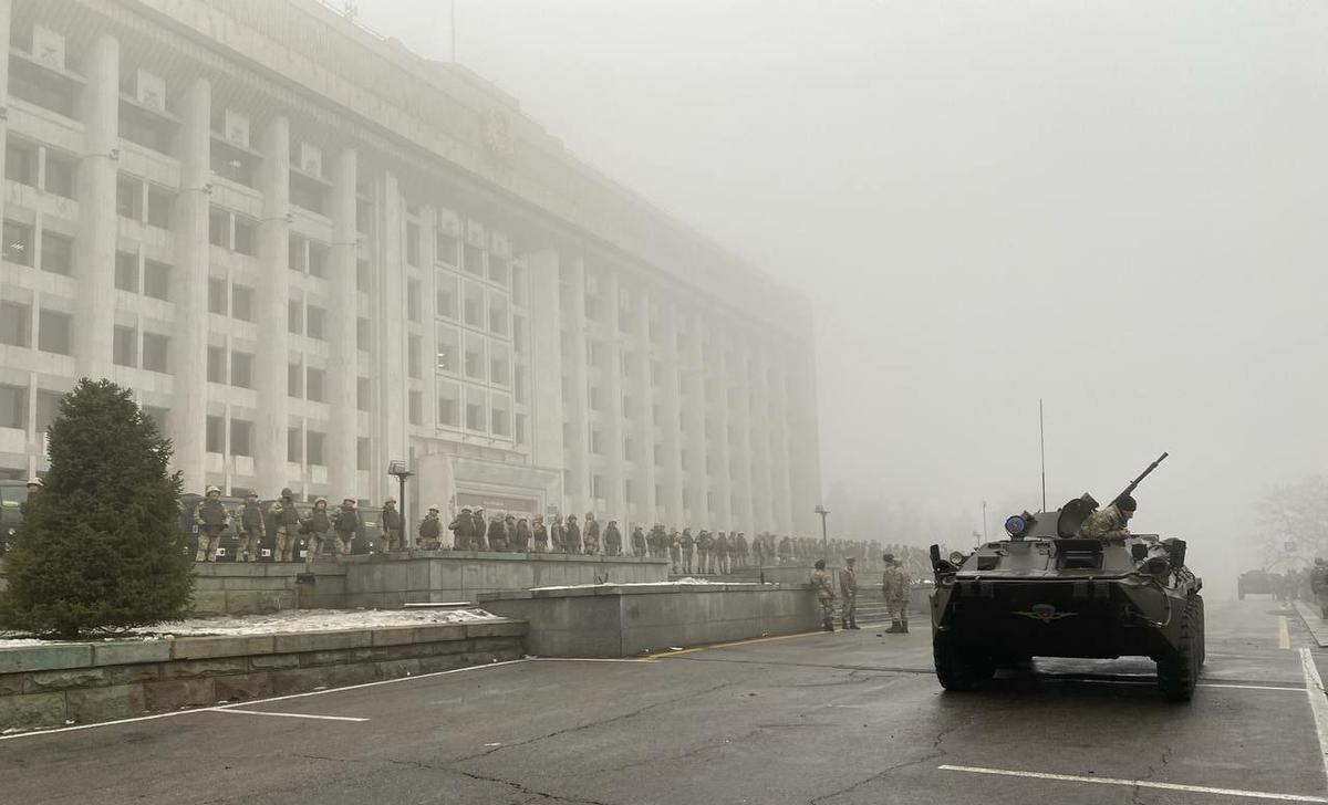Акимат в Алматы. Фото: телеграм-канал «За нами уже выехали»