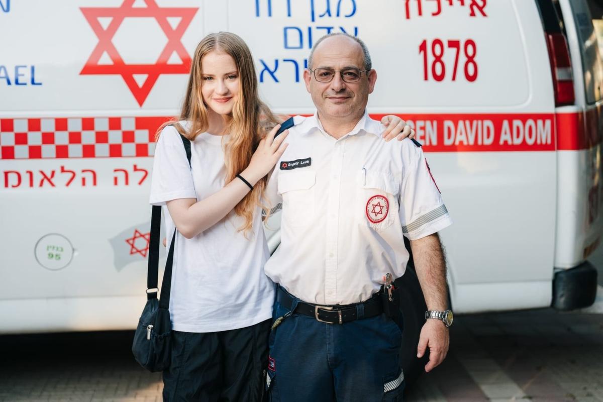 Евгений Левин с дочкой, у нее 7 октября день рождения. Фото: личный архив