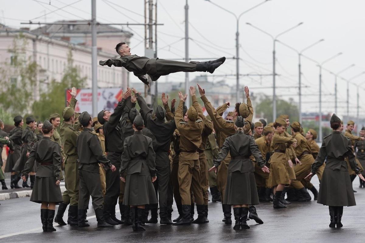 На параде в Красноярске, 9 мая 2025. Фото: Михаил Шуклин
