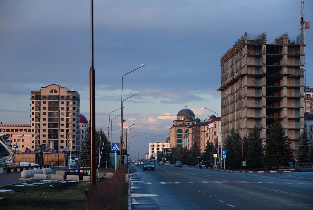 Проспект Ибрагима Зязикова в городе Магас. Фото: Cаид Царнаев / РИА Новости