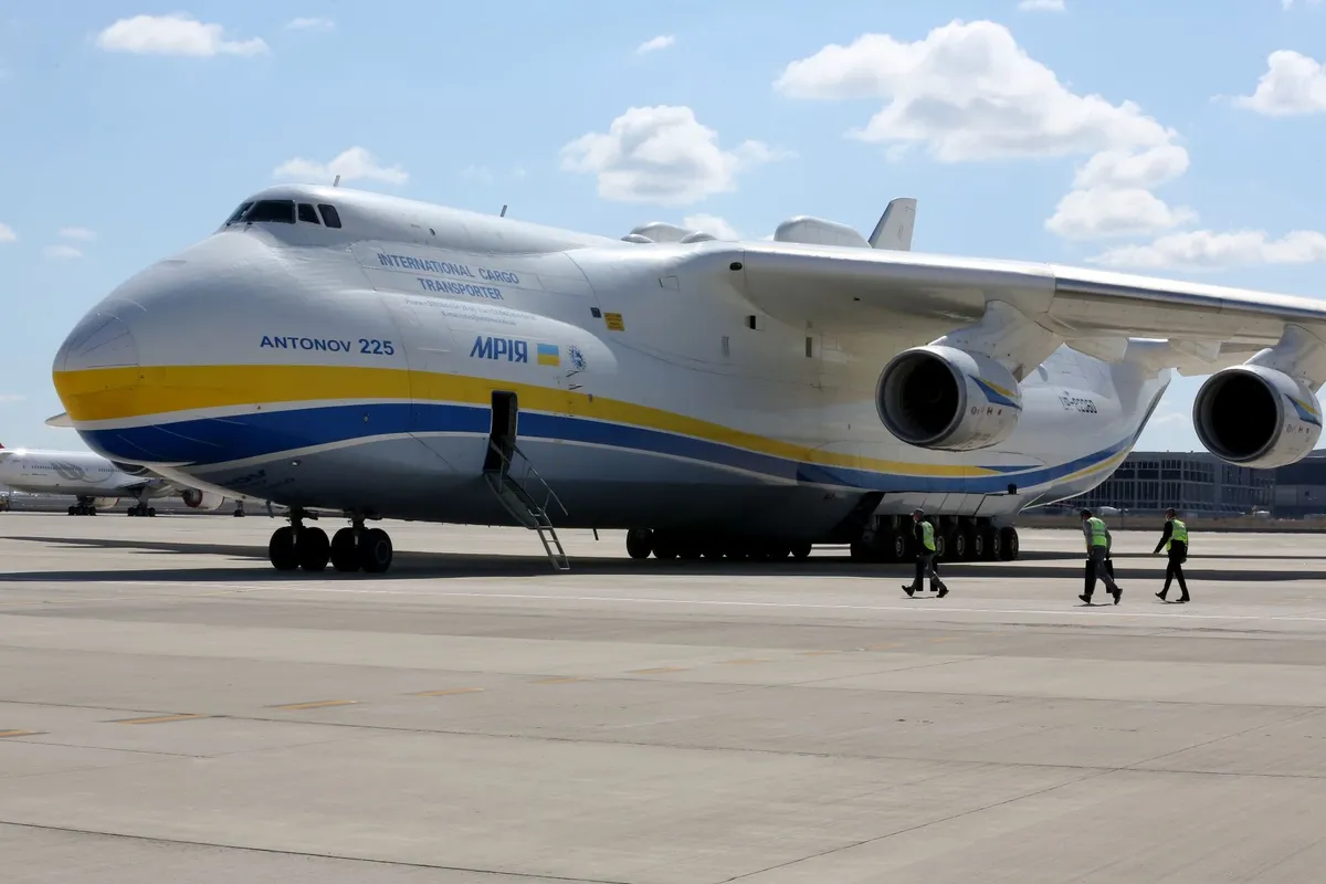 Украинский самолет Мрия