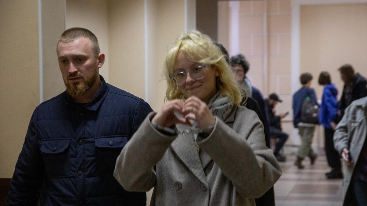 На горло не собственной песне