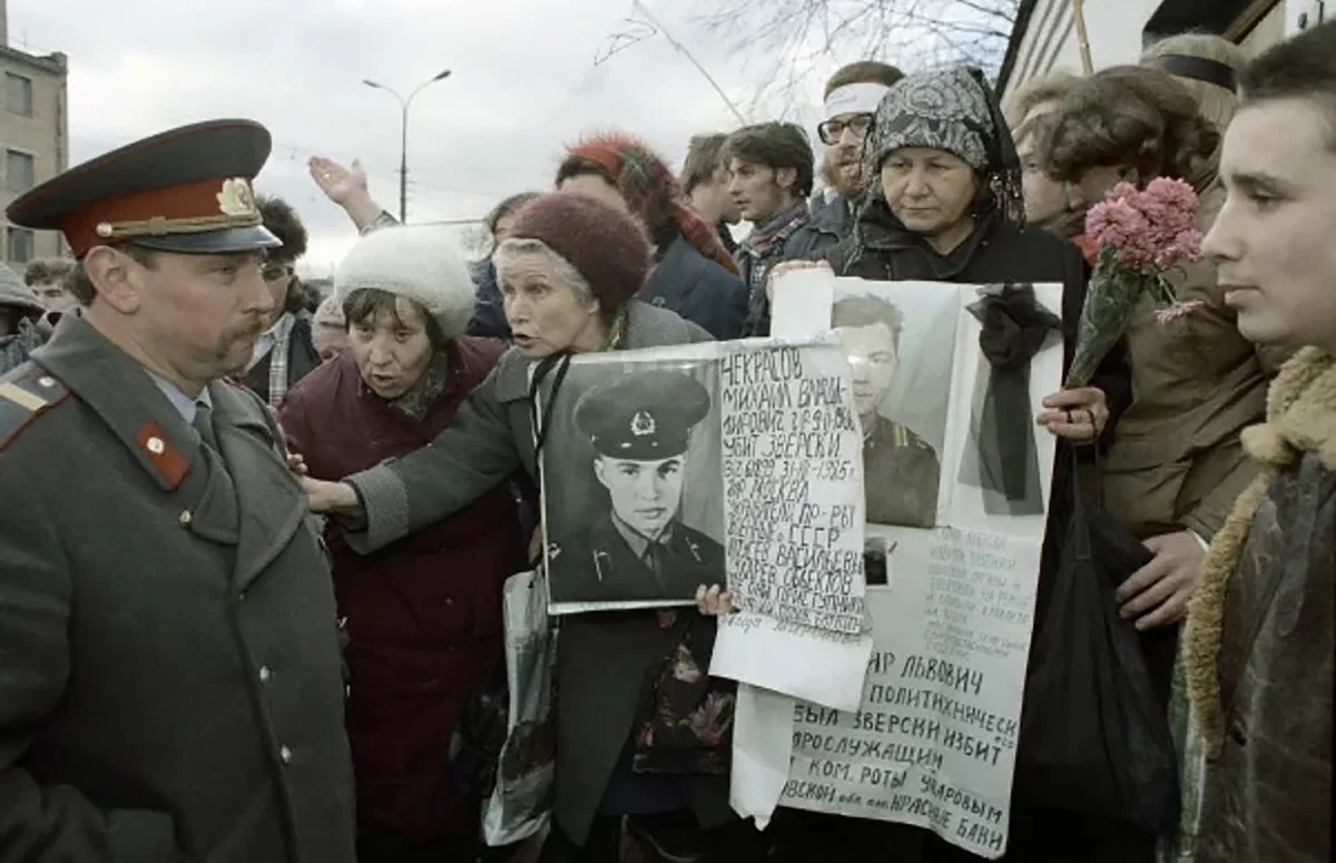 Мойры русских равнин. Солдатских матерей сменили тетки. Никаких безумных  инстинктивных порывов, и уже не бездна в глазах — конструктивность — Новая  газета