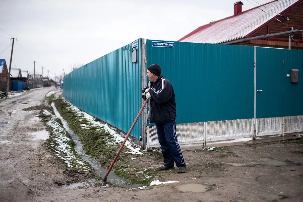 Сосед убитых Эдуард Горбенко, поселок Ильский. Фото: Алина Десятниченко, специально для «Новой»