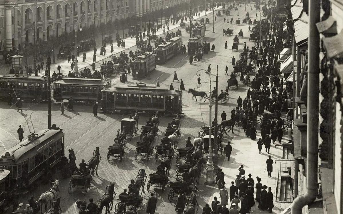 «Тянет пройтись по Невскому 1910 года»