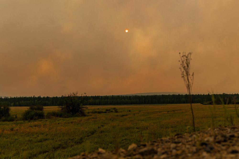 Пожар в Усть-Майском районе. Фото: Арден Аркман / «Новая газета»