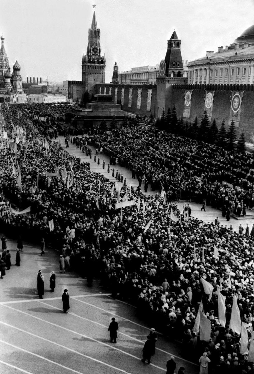 Митинг на Красной площади в честь летчика-космонавта Юрия Гагарина. Фото: Виктор Янков / ТАСС