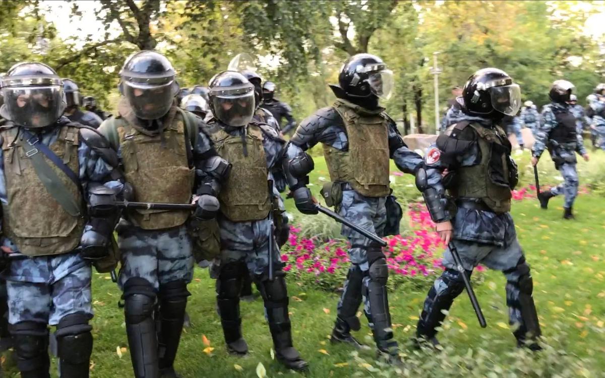 «К стене!» Видео
