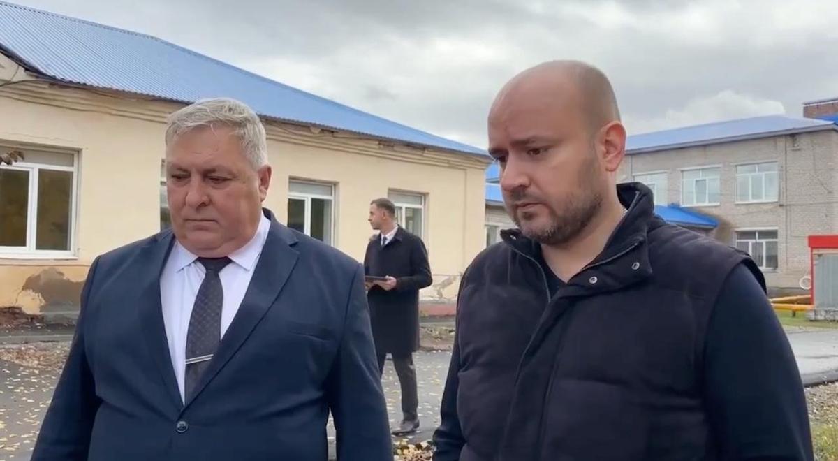 Юрий Жидков (слева) и Вячеслав Федорищев. Скриншот из видео