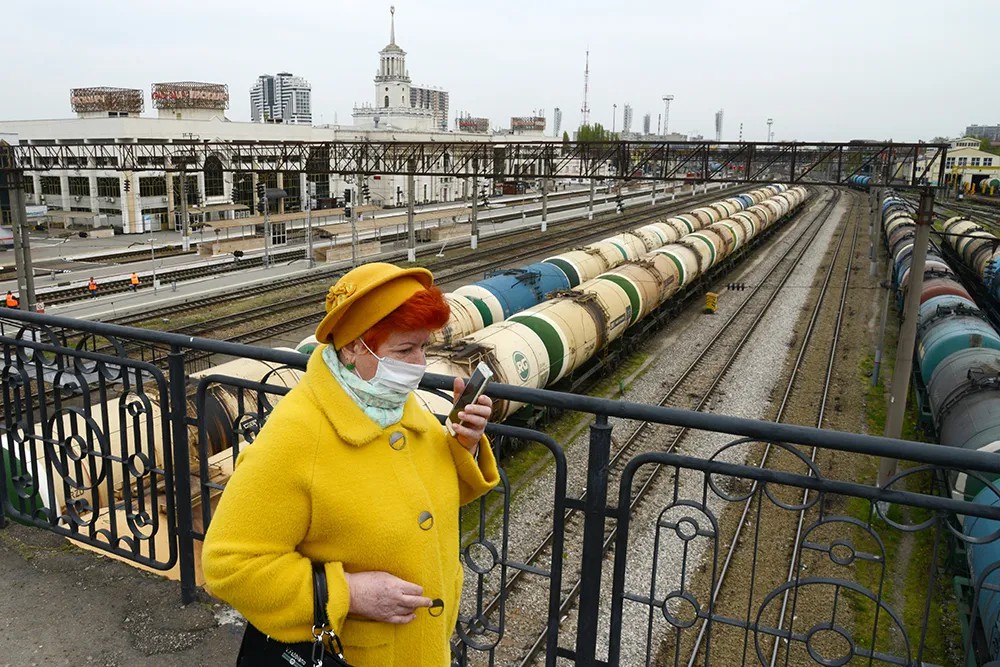 Скопление цистерн для нефтепродуктов на железнодорожном вокзале в Краснодаре. Фото: Игорь Онучин / ТАСС