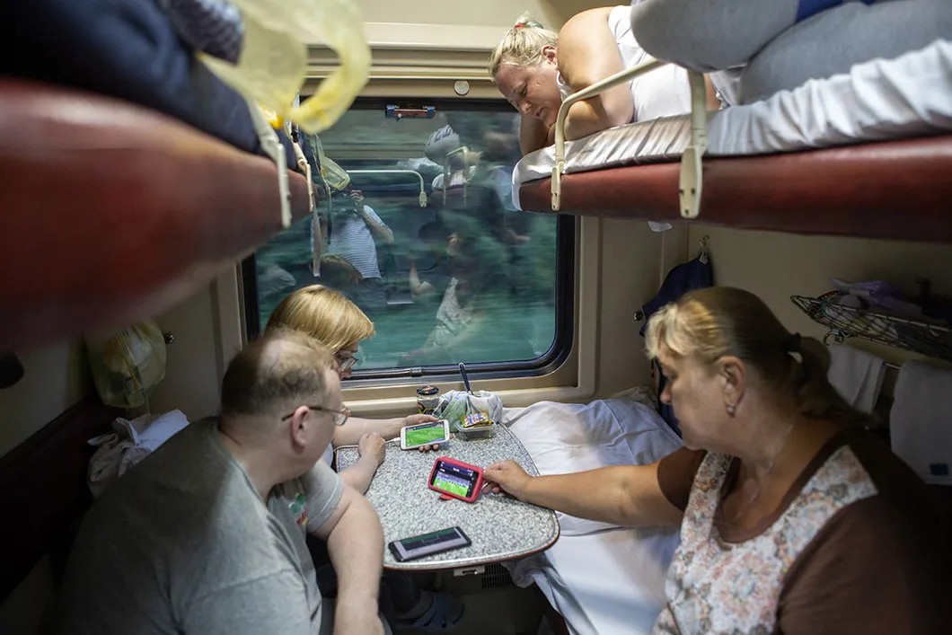 Пассажиры поезда Санкт-Петербург - Мурманск. Фото Дмитрий Марков/ специально для «Новой»