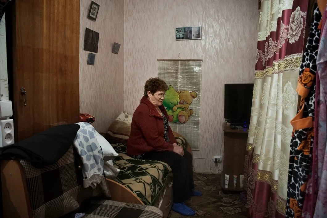 Валентина Чайкина в новой квартире в районе «Брусничка». Фото: Елена Рачева / «Новая газета»