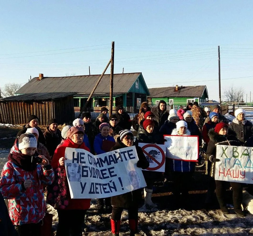 Жители села Щельябож вышли на митинг с экологическими требованиями
