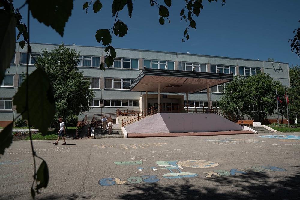 Бессоновская школа, в которой также были зафиксированы фальсификации во время выборов. Фото: Виктория Одиссонова / «Новая газета»
