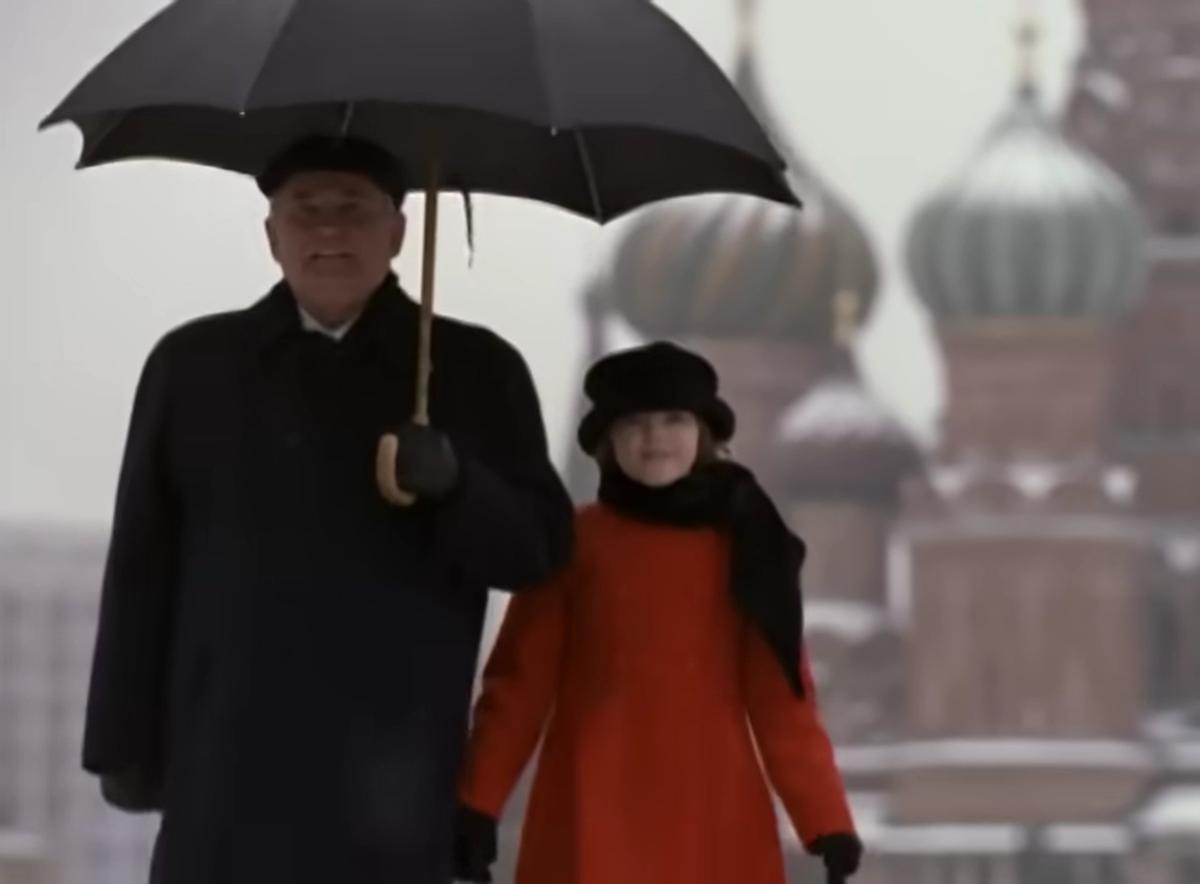 Кадр из рекламы «Пицца хат» с Михаилом Горбачевым, 1990-е