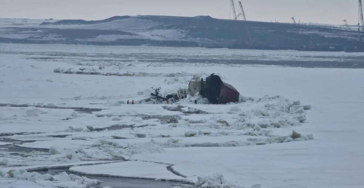 Гибель буксира «Байкал» из-за сжатия льдами в Карском море в июне 2024 года. Источник: Ространснадзор