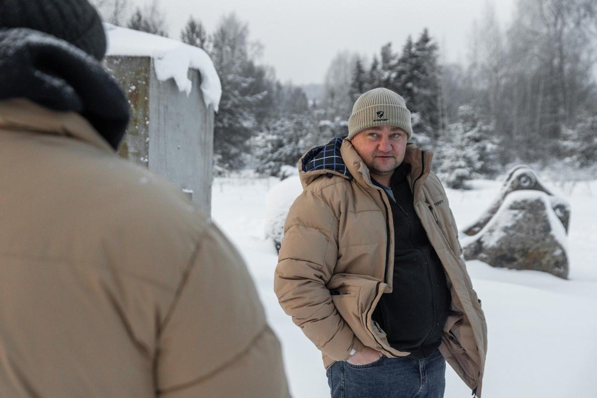 Потомственный крестьянин Дмитрий Бровин. Фото: Алексей Душутин / «Новая газета»
