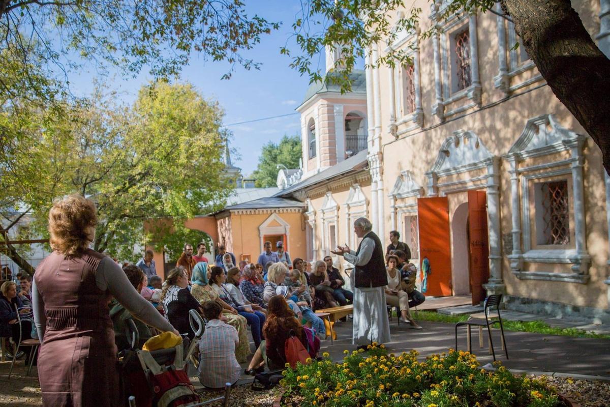 Литургия для детей хосписа в храме Троицы. Фото: соцсети