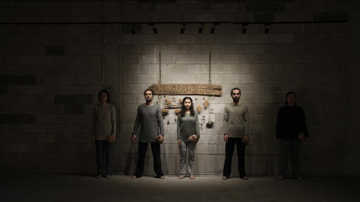 Сцена из спектакля «The Song of a Refugee». Фото: архив театра MIHR