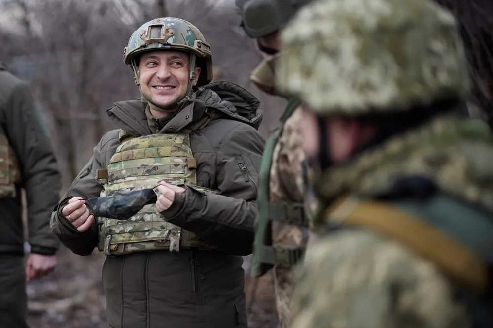 Владимир Зеленский во время своей поездки на Донбасс. Фото: Getty Images