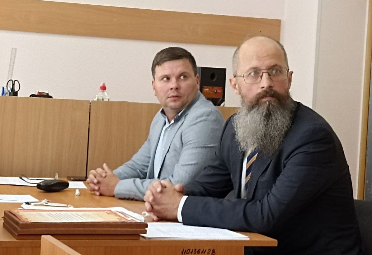 Дмитрий Скурихин и его адвокат Дмитрий Герасимов. Фото: Нина Петлянова / «Новая газета»