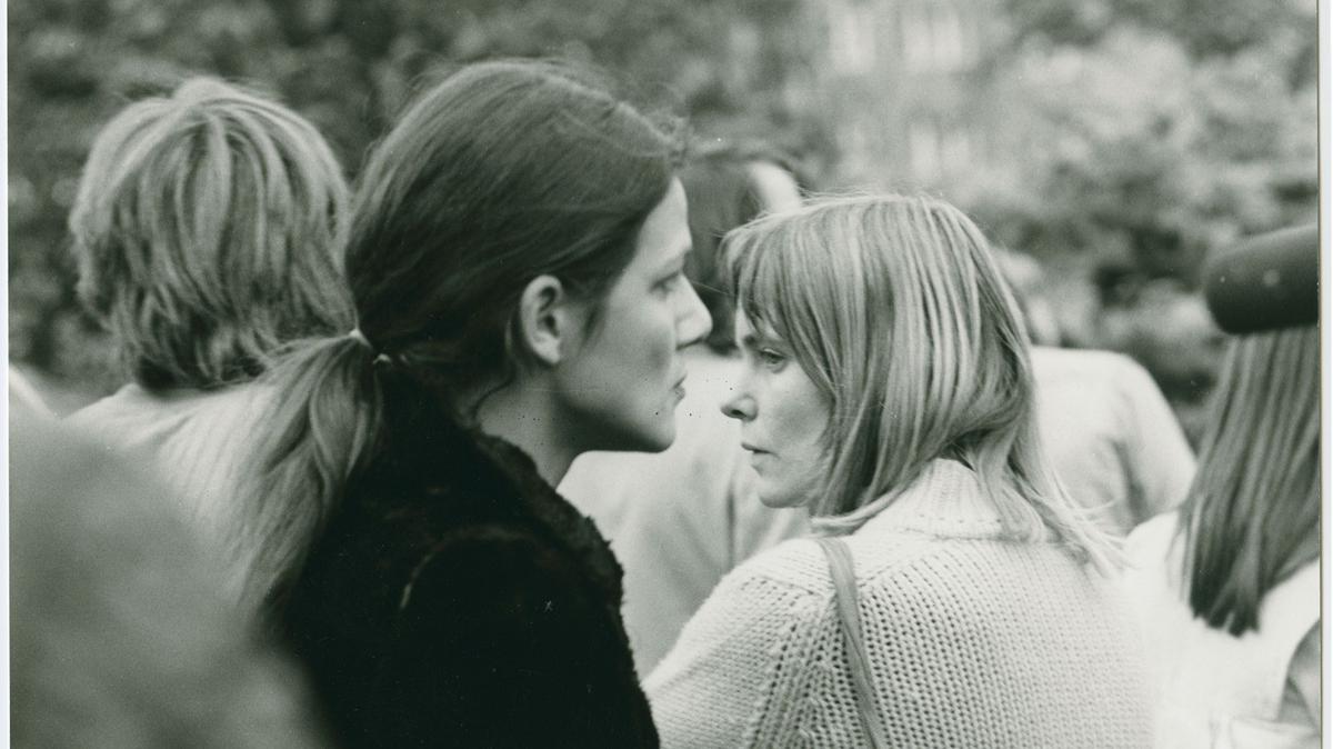 Кадр из фильма «Пляж под тротуаром» (1975)