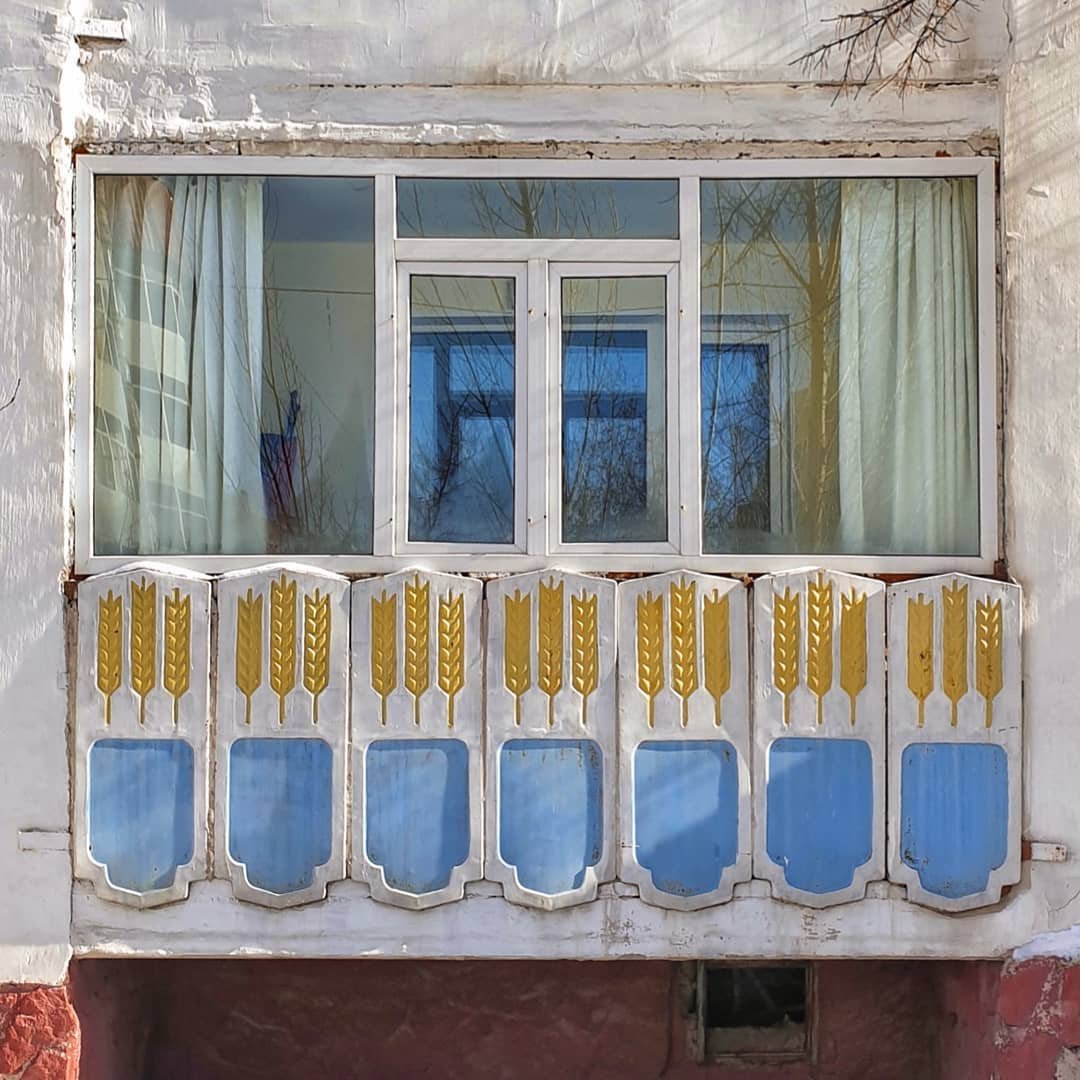 Стилизованный колос в оформлении жилого дома в Нур-Султане. Фото: Темиртас Искаков