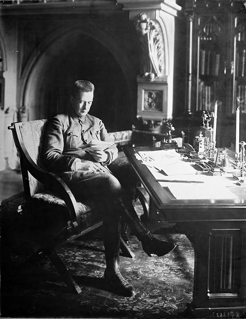 В марте 1917 года министр юстиции Временного правительства Александр Керенский объявил ряд актов амнистии для политэмигрантов. Источник: Википедия
