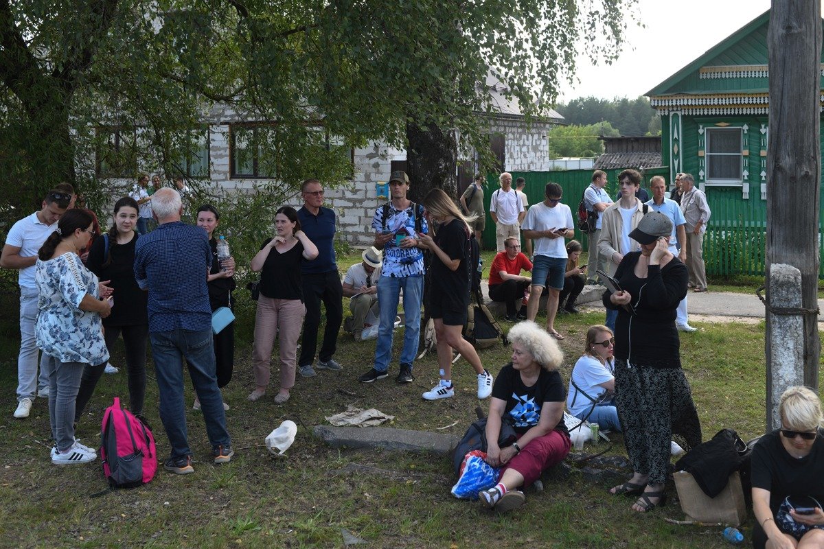 Люди, которые приехали поддержать Алексея Навального. Фото: Светлана Виданова / «Новая газета»
