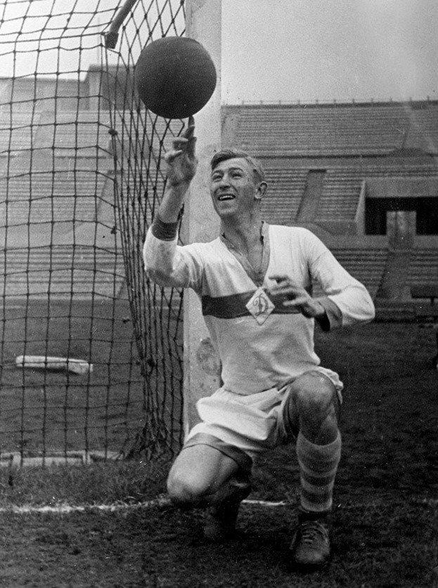 Михаил Якушин обводил соперников вокруг пальца. Фото: архив ФК «Динамо»