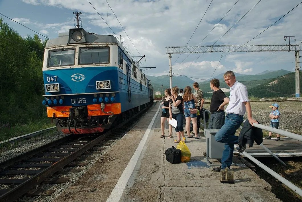 Прибытие поезда на железнодорожную станцию Казанкан, вблизи поселка Северомуйск. Фото: Елена Чернышова