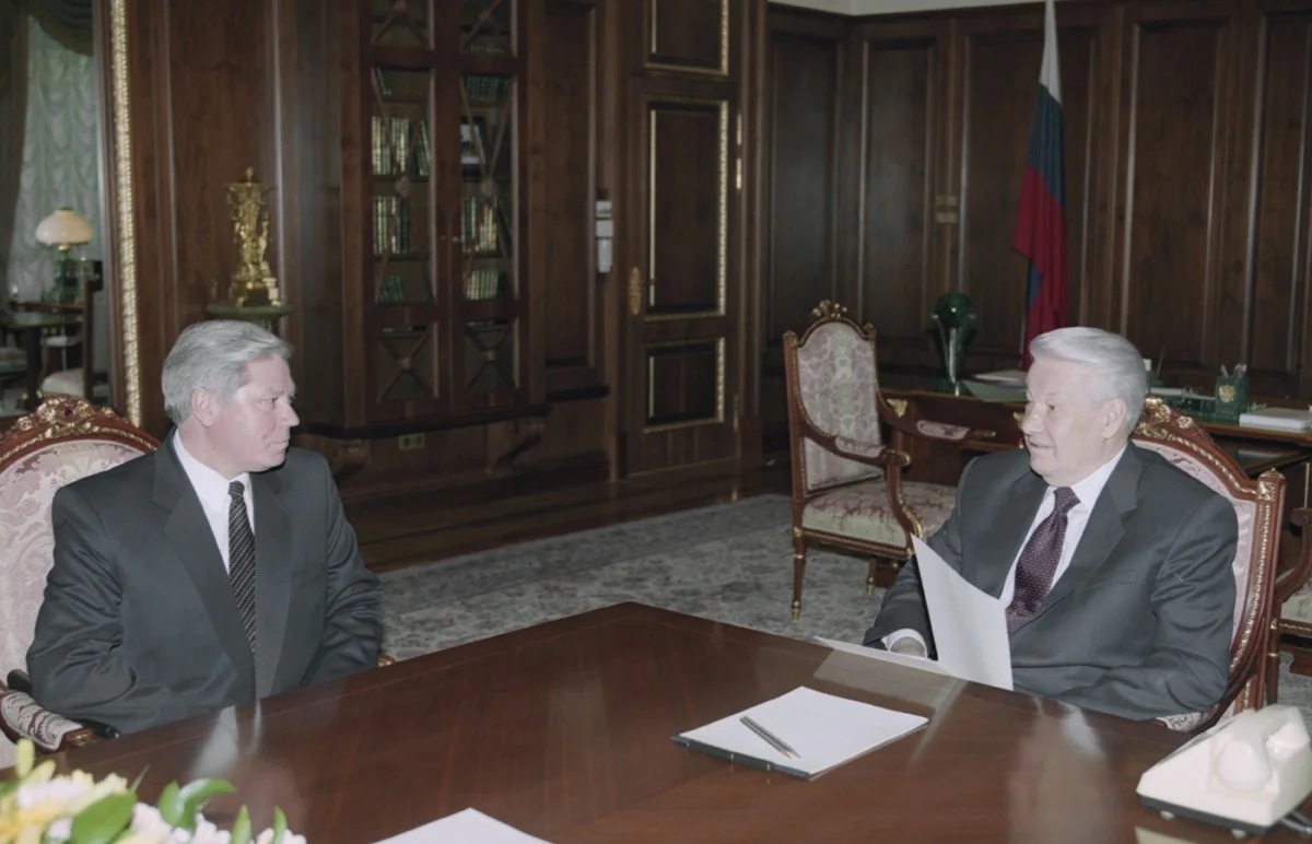 Председатель Верховного Суда РФ Вячеслав Лебедев и Президент РФ Борис Ельцин во время встречи в Кремле, 1998 г. Фото: Александр Сенцов, Александр Чумичев / Фотохроника ТАСС