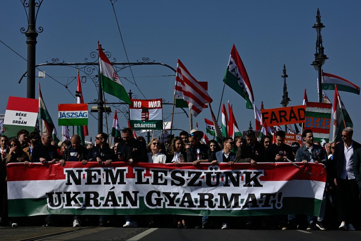 Баннер с надписью «Мы не будем украинской колонией!» Фото: AP / TASS