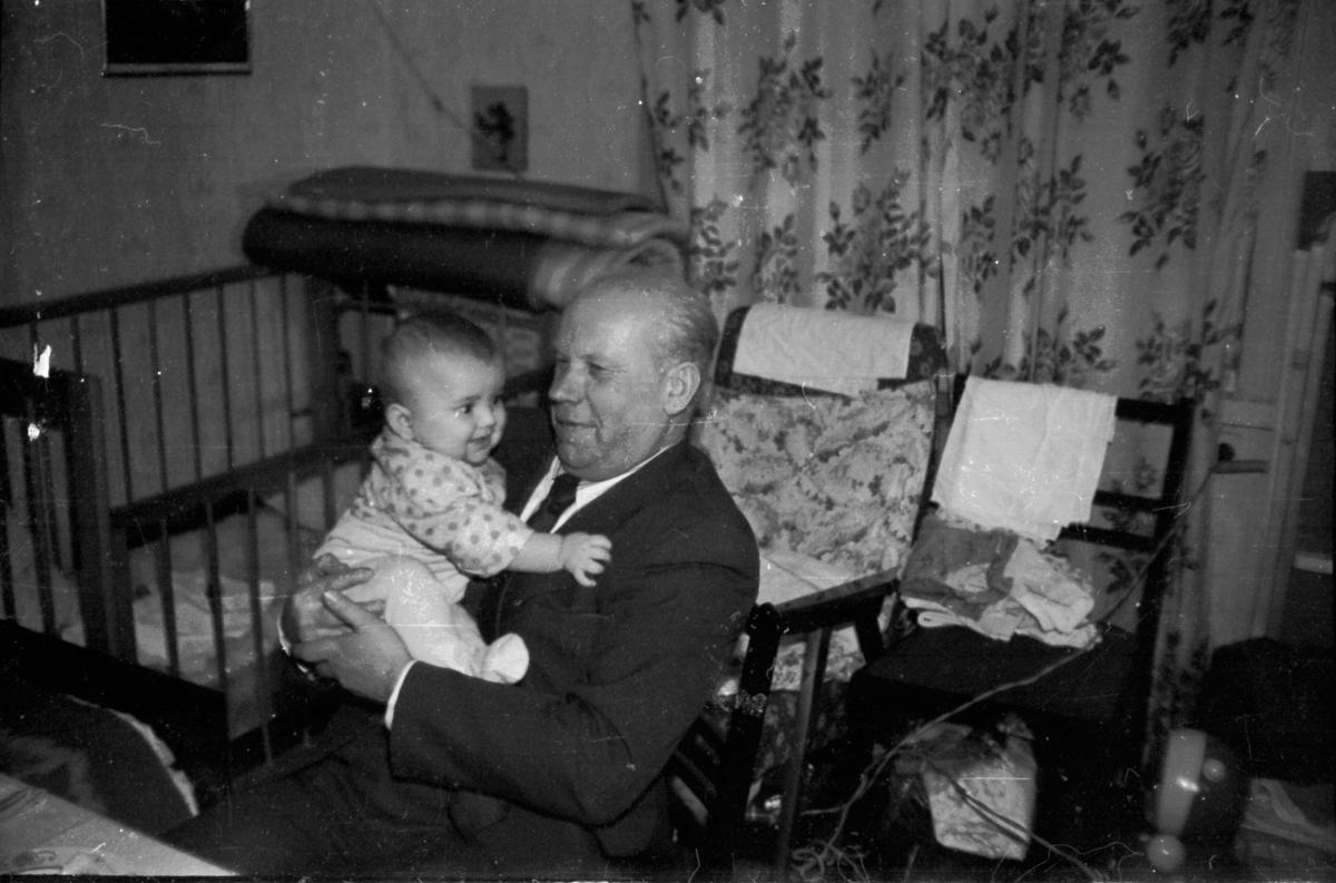Со своим внуком Алексеем, 1983 год