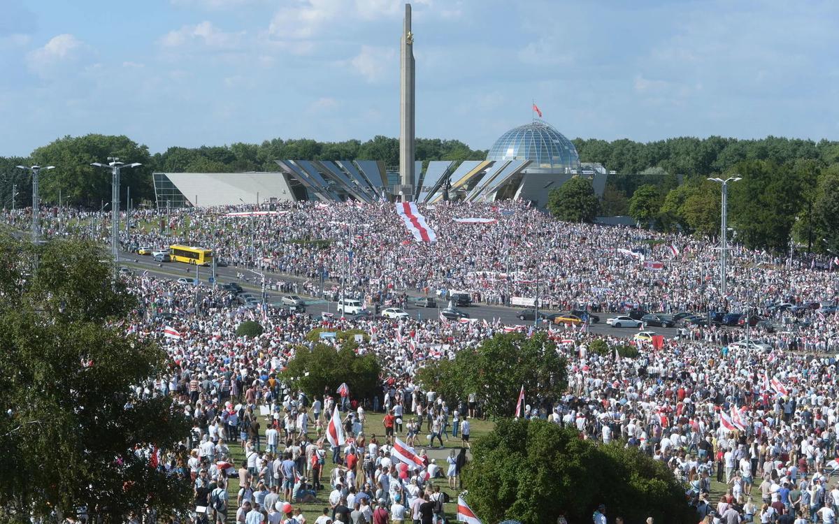 Протесты в Беларуси: день восьмой. Онлайн
