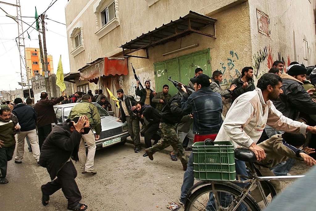 Конфликт между ХАМАС и ФАТХ в секторе Газа, 2007 год. Фото: Abid Katib / Getty Images