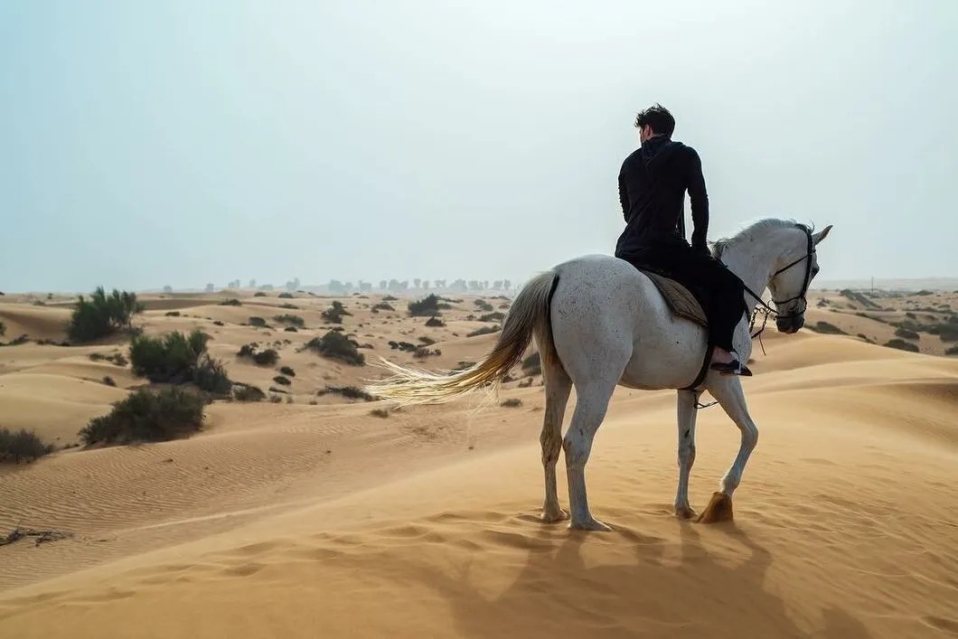 Павел Дуров на лошади в арабской пустыне. Фото из личного архива / Instagram