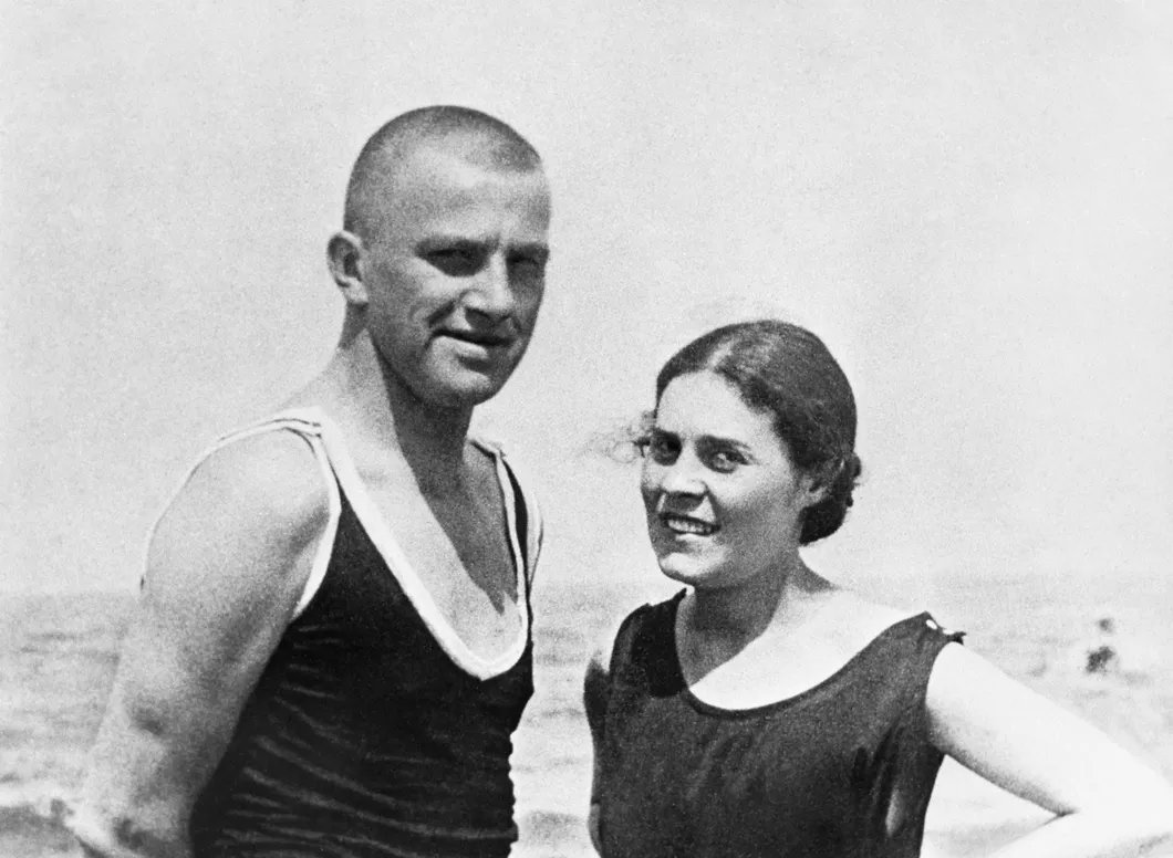 Маяковский и Лиля Брик на курорте в Германии, 1923 год. Фото: РИА Новости