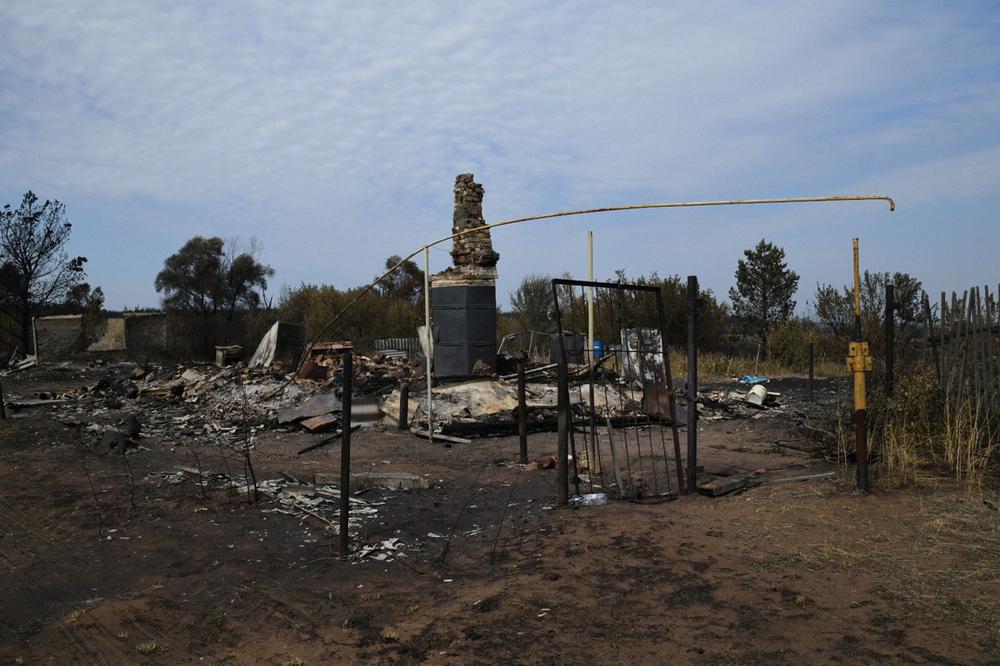 Во время пожара в разъезде Немчанка сгорело 16 домов. Фото: Светлана Виданова / «Новая газета»