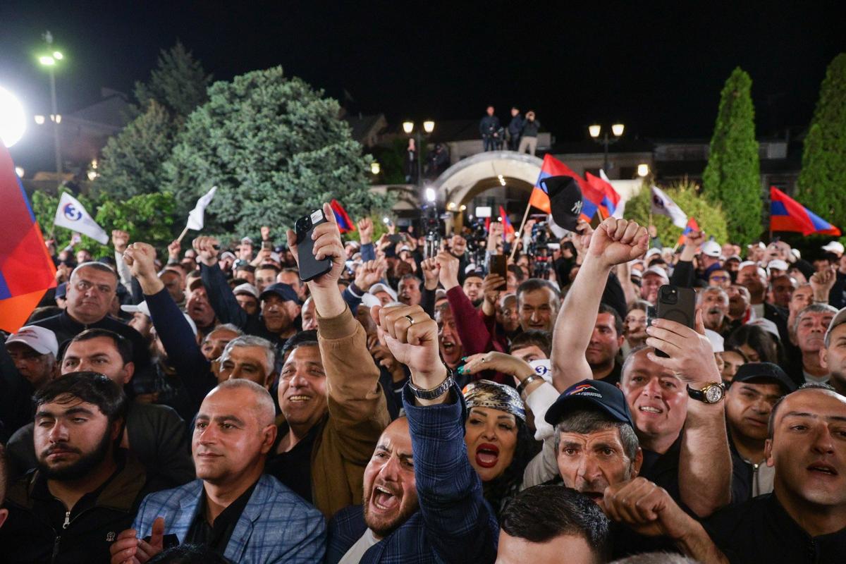 Предвыборный митингш в Ереване. Фото: Александр Патрин / ТАСС