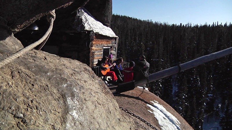 Изба Грифы. Фото: Александр Кузнецов