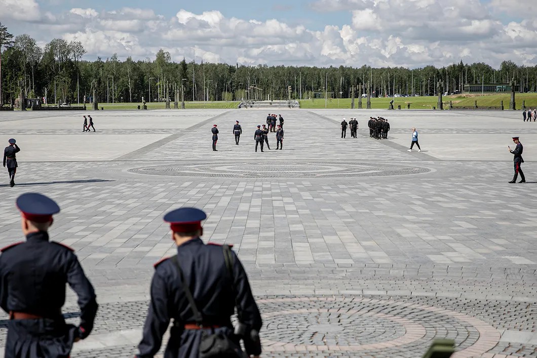 Вид на площадь перед Главным храмом Вооруженных сил РФ. Фото: Влад Докшин / «Новая газета»