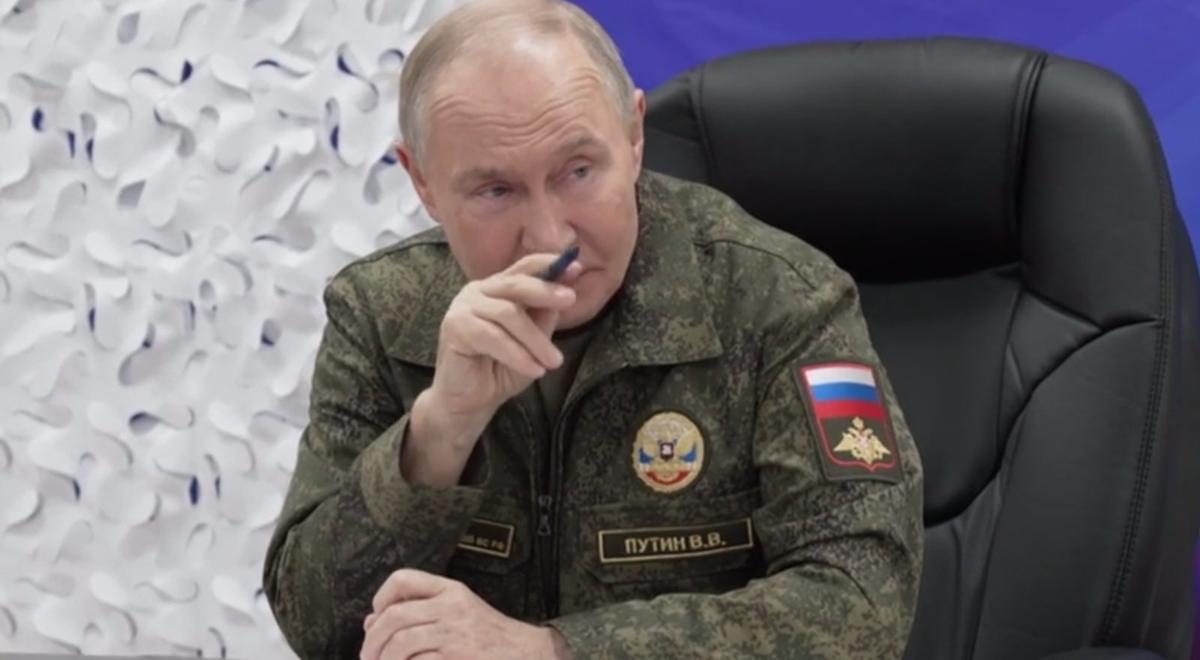 Владимир Путин на совещании с военными. Кадр пресс-службы Кремля